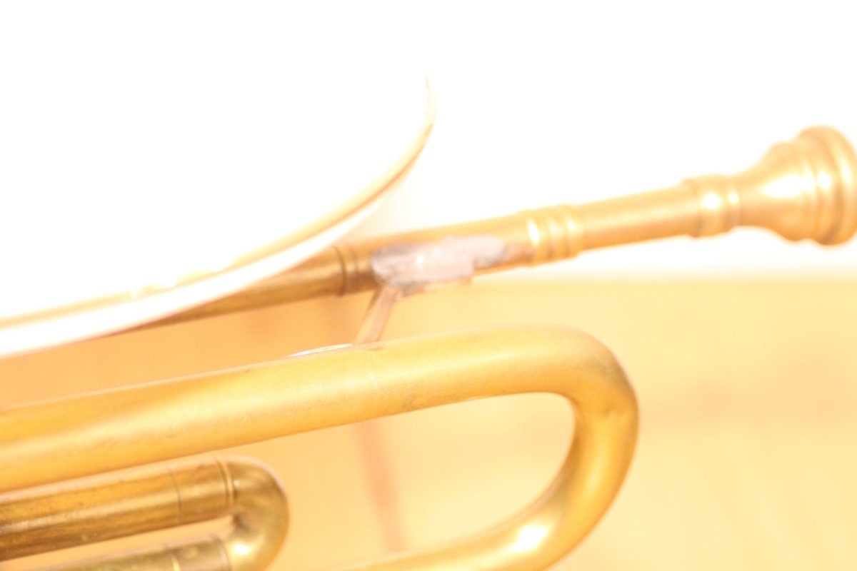 Handgefertigte Trompetenlampe Design Vintage Salzblock Trompete