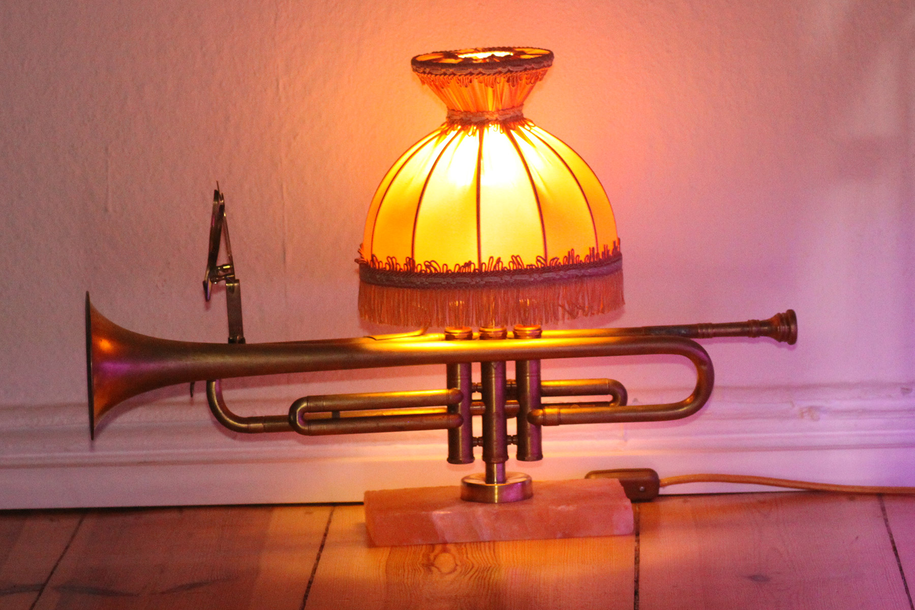 Handgefertigte Trompetenlampe Vintage Retro Einzelstück