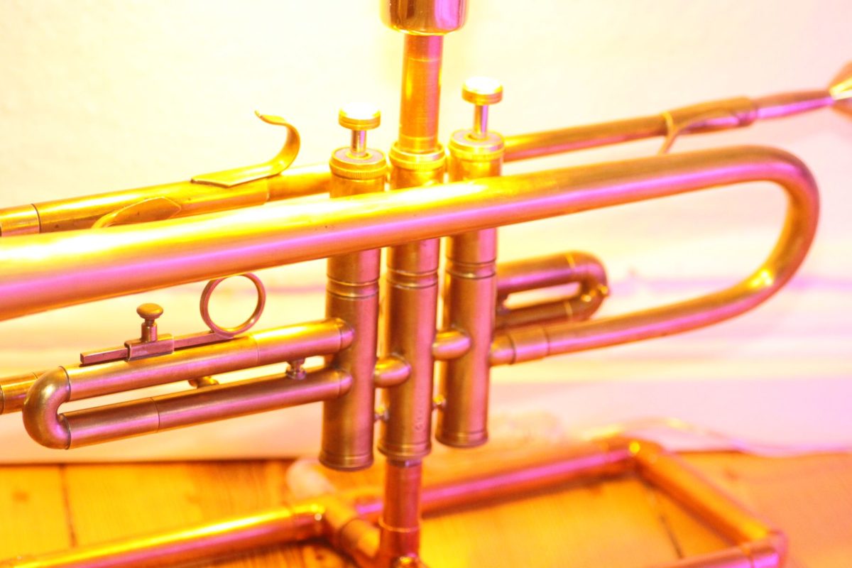 Trompetenlampe Tischleuchte Messing Kupfer Design Berlin Trompete