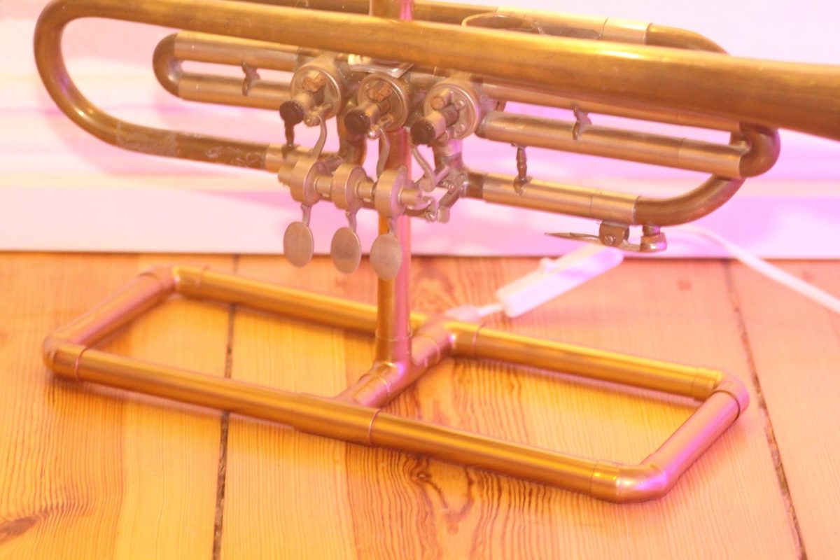 Trompetenlampe Samt Violett 23E Trompete mit Fuss