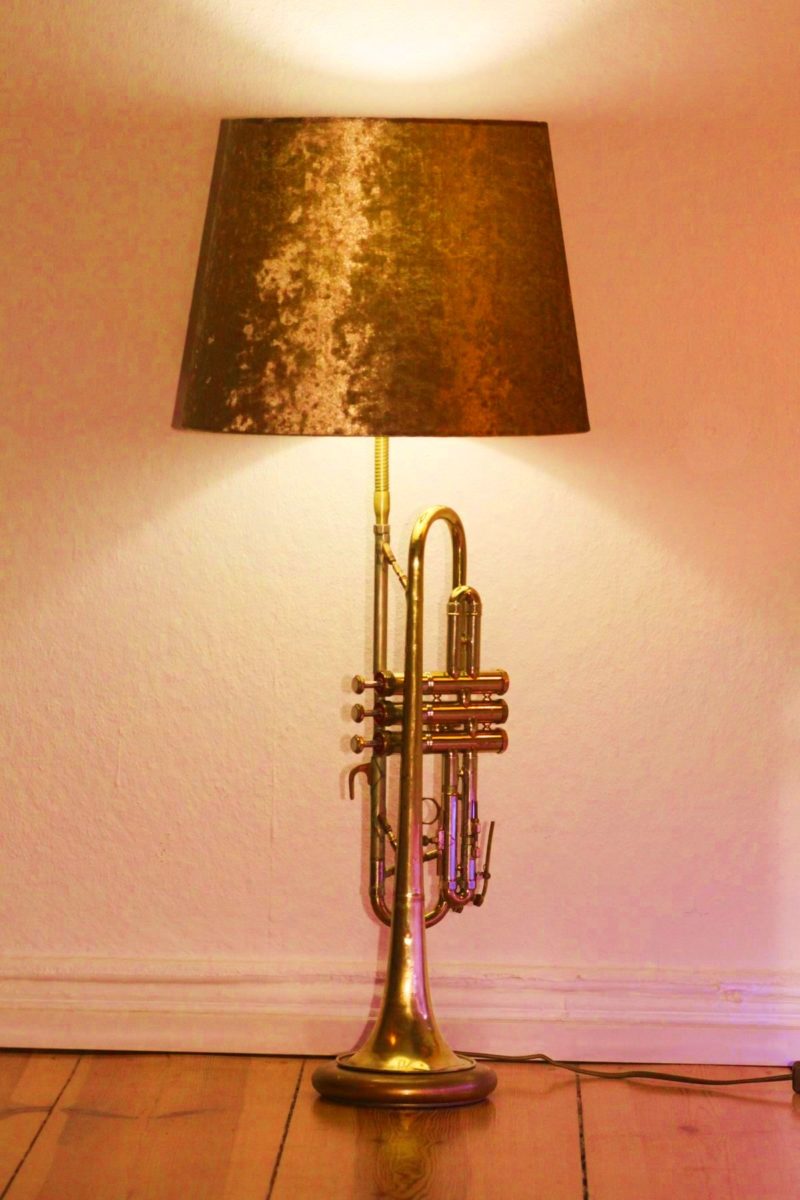 Trompetenlampe Stehlampe Gold LED (RGB) + Fernbedienung Lampenschirm