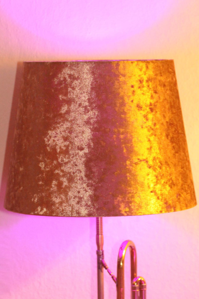 Trompetenlampe Stehlampe Gold LED (RGB) + Fernbedienung Lampenschirm