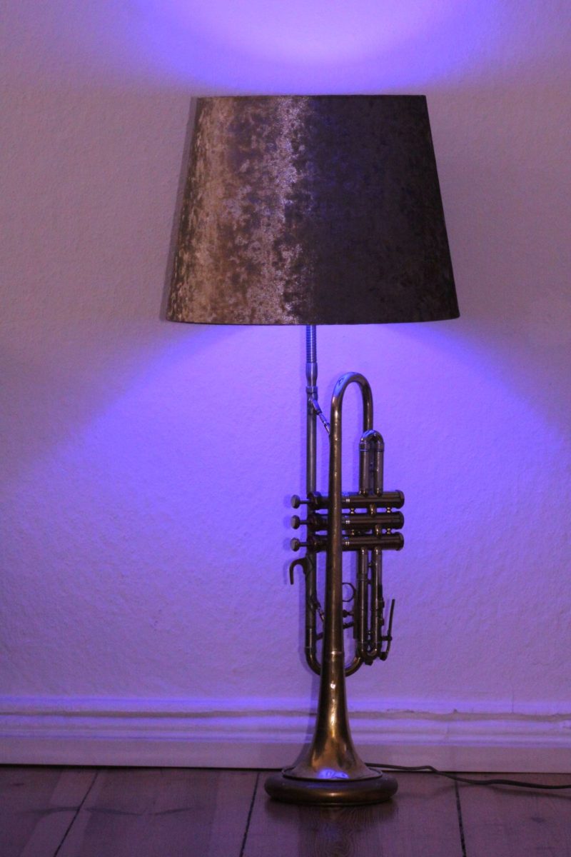 Trompetenlampe Stehlampe Gold LED (RGB) + Fernbedienung Violett