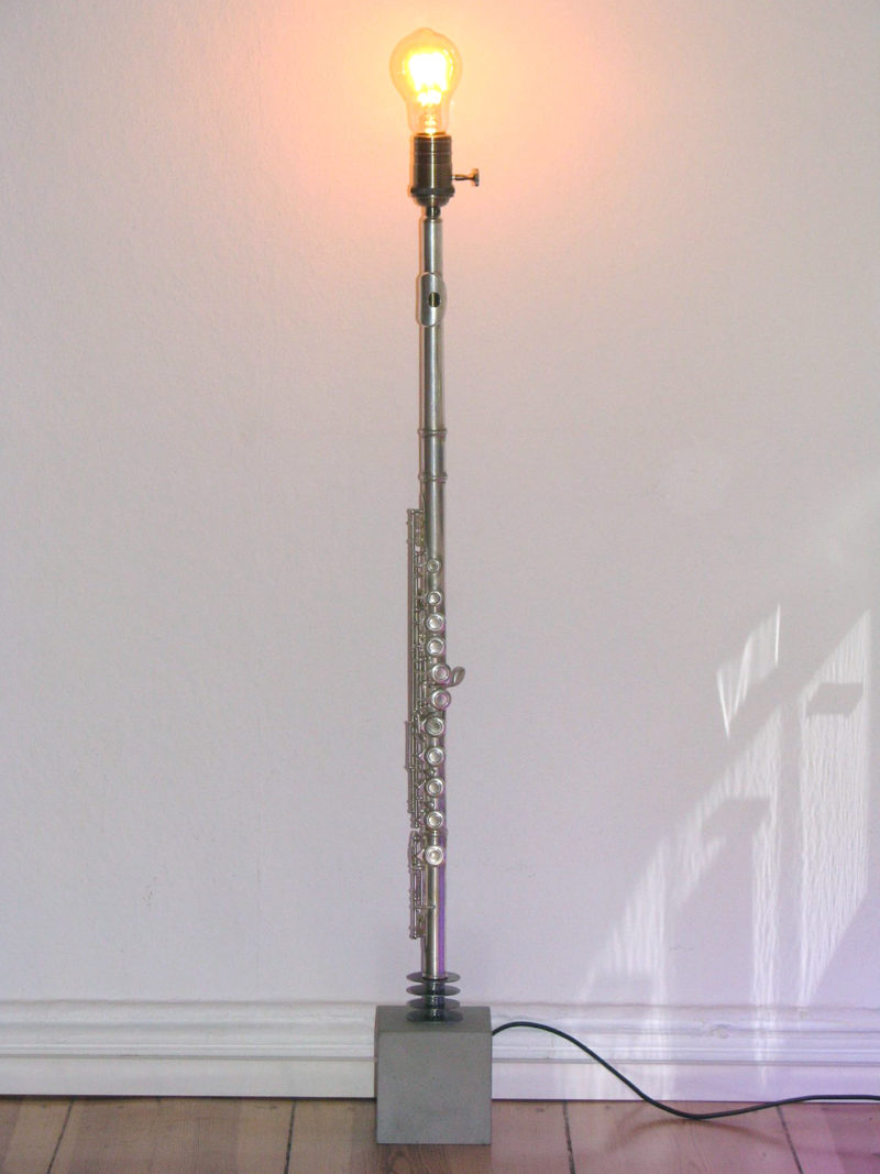 Querflöte Stehlampe Beton Edison Glühbirne Silber/Grau