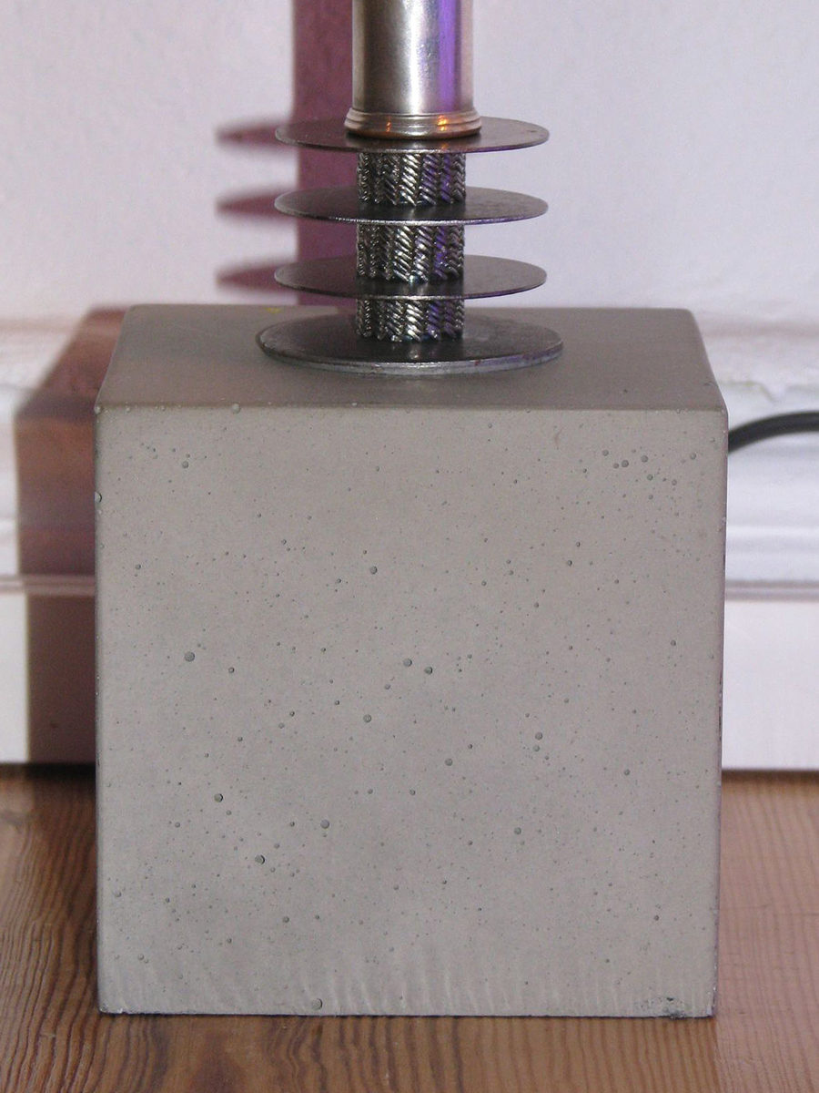 Querflöte Stehlampe Beton Edison Glühbirne Silber/Grau Betonfuß