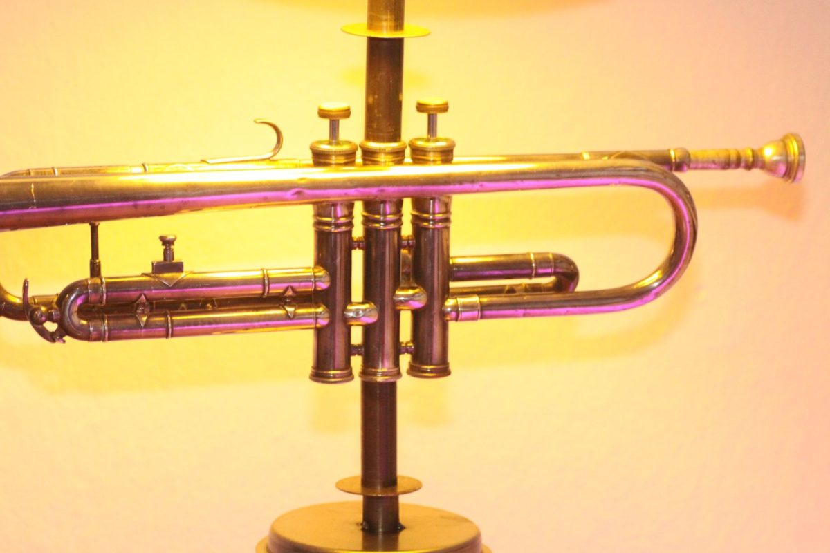 Trompetenlampe Stehlampe 140cm Stahlrohre Silber Retro Vintage Trompete