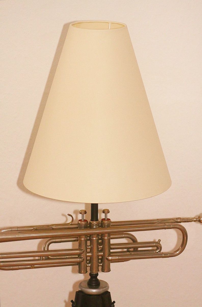 Trumpet lamp floor lamp black silver beige switched on