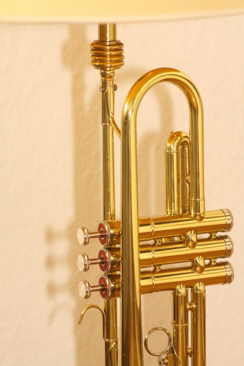 Trompetenlampe Stehlampe Gold Beige Vintage Handarbeit Trompete 37