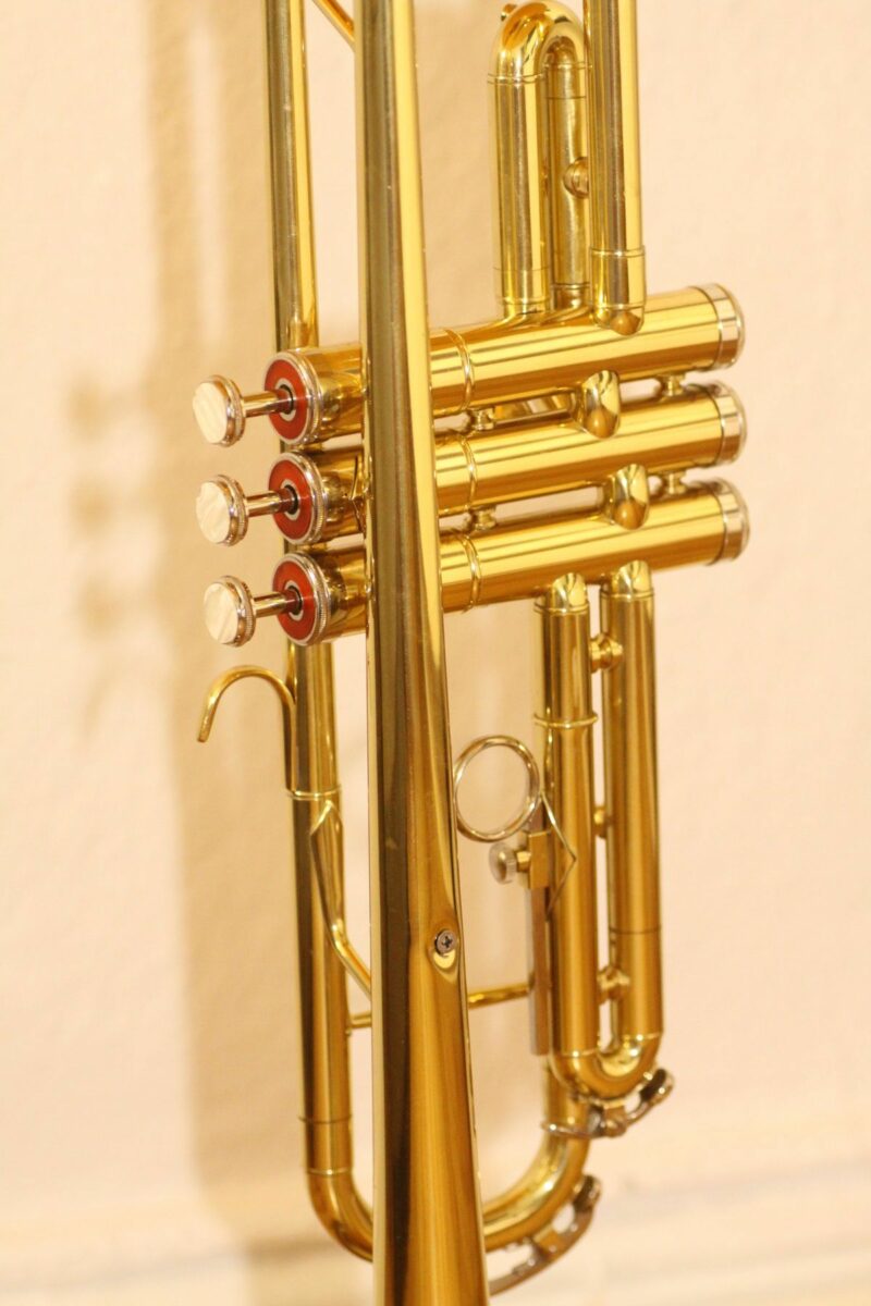 Trompetenlampe Stehlampe Gold Beige Vintage Handarbeit Trompete 37