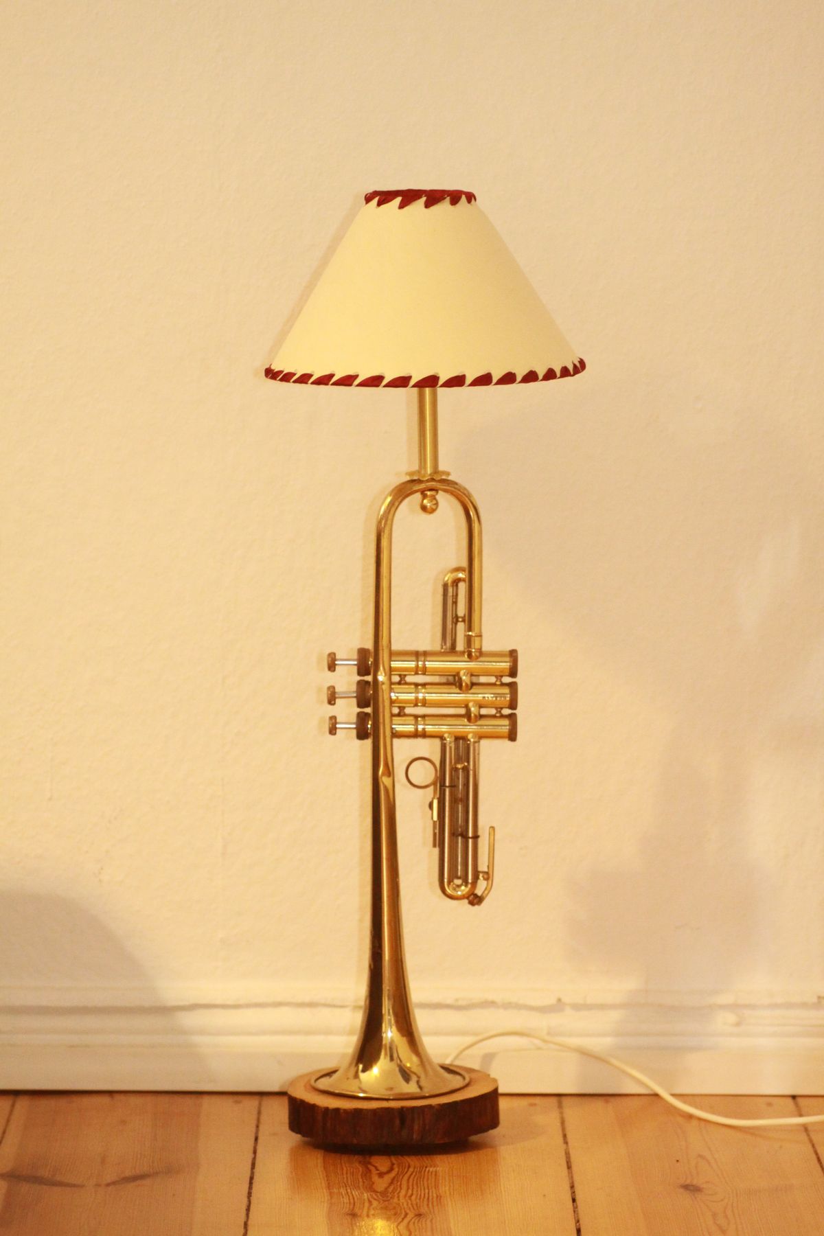 Trumpet lamp floor lamp gold beige red vintage handcmande 41A