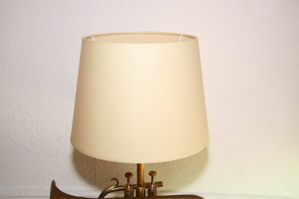Trompetenlampe Stehlampe Messing Holz Gold Beige Vintage Handarbeit Lampenschirm