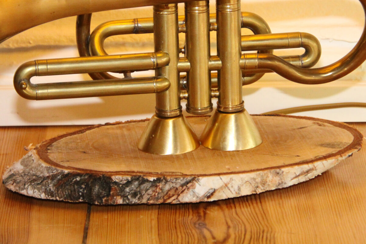 Trompetenlampe Stehlampe Messing Holz Gold Beige Vintage Handarbeit