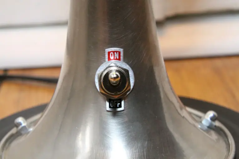 Trompetenlampe Stehlampe Silber Schwarz Nachhaltig Unikat