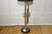 Trompetenlampe Stehlampe Silber Schwarz Nachhaltig Unikat