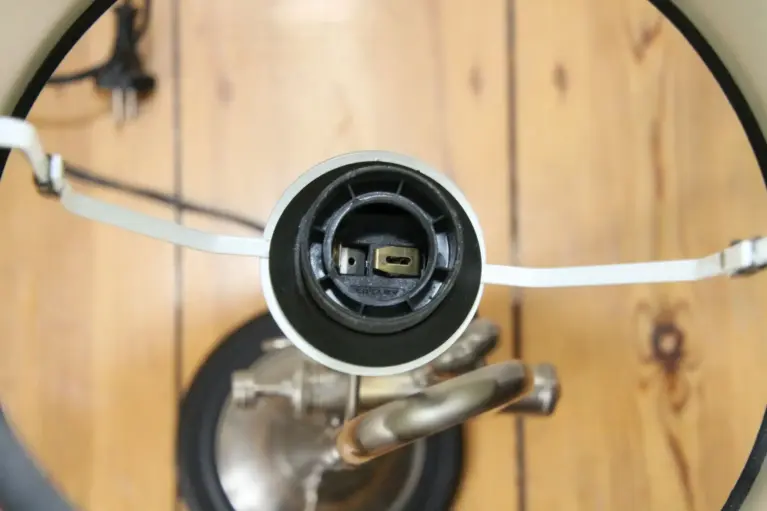 Trompetenlampe Stehlampe Silber Schwarz Nachhaltig Unikat
