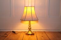 Tischlampe Tischleuchte Messing Textil 46cm Retro Vintage 80er J