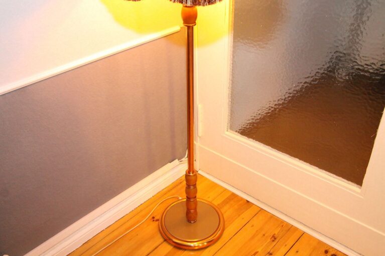 Stehlampe Metall Holz Beige Braun 157cm Fransen 90er J Vintage