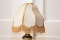 Tischleuchte Tischlampe Keramik Weiß Beige Fransen 37cm 80er Jahre