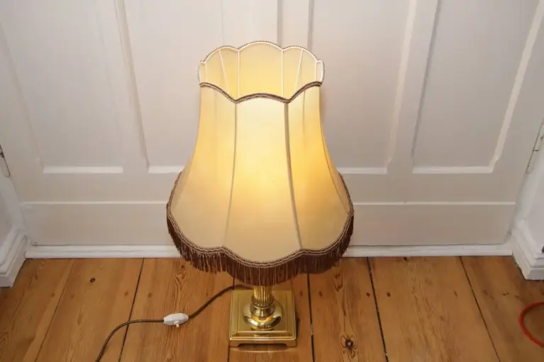 Tischlampe Tischleuchte Messing Kunstleder Fransen 80er J Retro