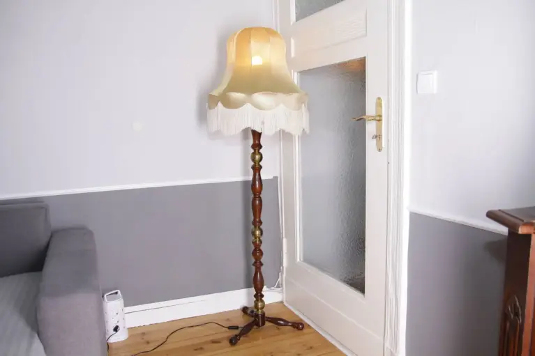 Stehlampe Stehleuchte Holz Glocke 157cm Fransen 1970er J Vintage