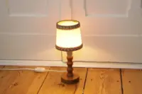 Tischleuchte Tischlampe Holz Kunstleder 27cm 80er Jahre Vintage