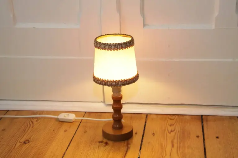 Tischleuchte Tischlampe Holz Kunstleder 27cm 80er Jahre Vintage