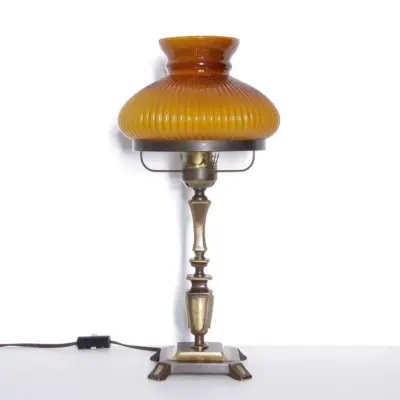 Petroleumlampe Glasschirm Opalglas Messing 1970er J Vintage