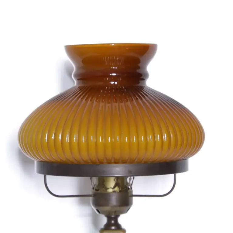 Petroleumlampe Glasschirm Opalglas Messing 1970er J Vintage
