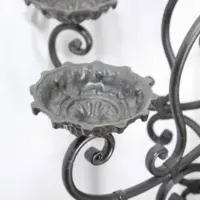 Antiker 6-armiger Kerzenständer aus massivem Stahl