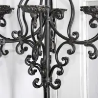 Antiker 6-armiger Kerzenständer aus massivem Stahl