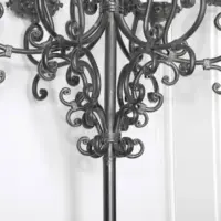 Antiker 6-armiger Kerzenständer aus massivem Stahl