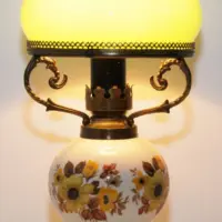 Petroleumlampe Glasschirm Opalglas Grün Porzellan 70er J Vintage
