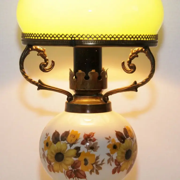 Petroleumlampe Glasschirm Opalglas Grün Porzellan 70er J Vintage