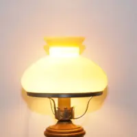 Petroleumlampe Glasschirm Opalglas Creme 1980er J Vintage