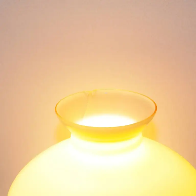 Petroleumlampe Glasschirm Opalglas Creme 1980er J Vintage