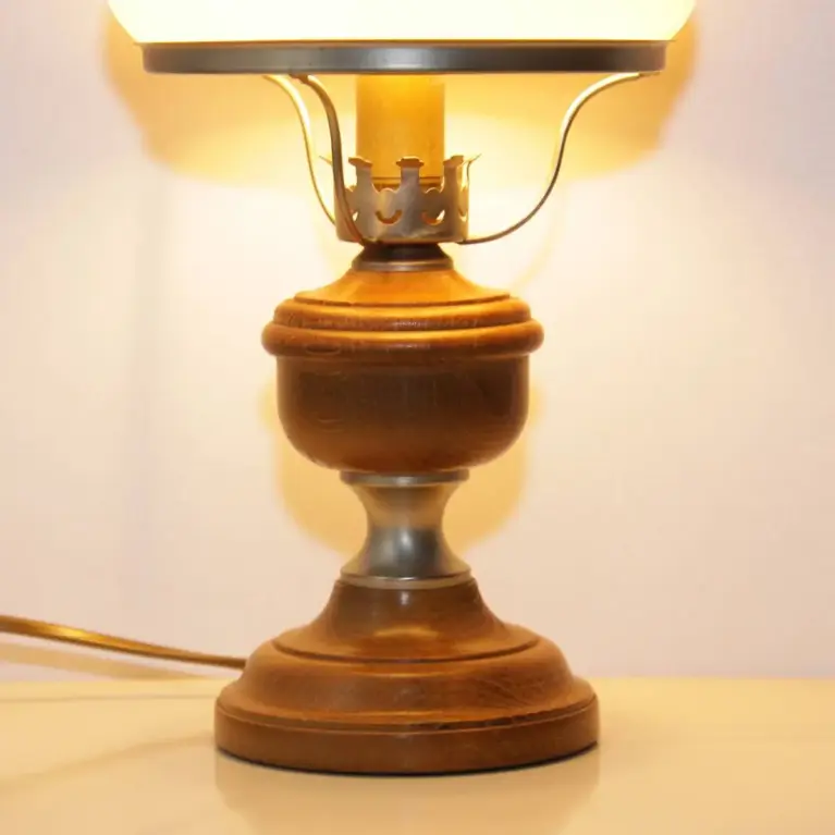 Petroleumlampe Glasschirm Opalglas Creme 1980er J Vintage