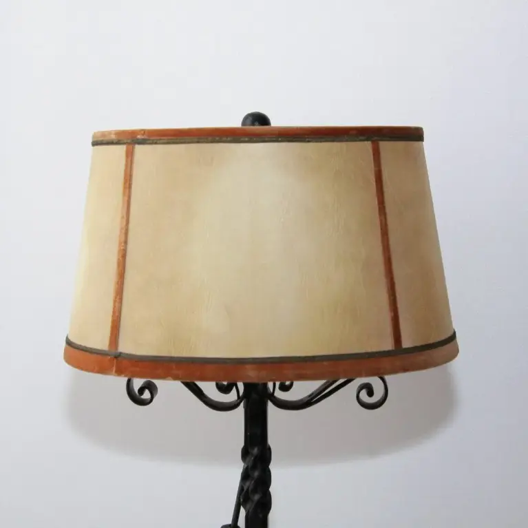 Lampe Beistelllampe Eisen Kunstleder 73cm Vintage