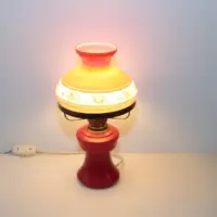 Petroleumlampe Rot Glasschirm Opalglas DDR 70er Jahre Nostalgie