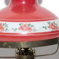 Petroleumlampe Rot Glasschirm Opalglas DDR 70er Jahre Nostalgie