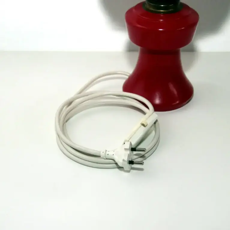 Petroleumlampe Rot Glasschirm Opalglas DDR 70er Jahre Nostalgie