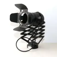 Decken- & Wandlampe im Fotostudio-Design mit Pantograph – stufenlos ausziehbar