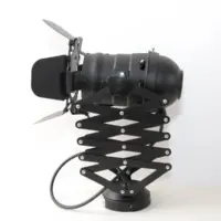 Decken- & Wandlampe im Fotostudio-Design mit Pantograph – stufenlos ausziehbar