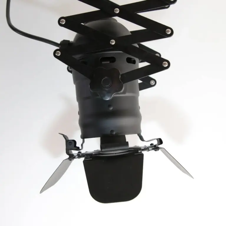 Decken- & Wandlampe im Fotostudio-Design mit Pantograph – stufenlos ausziehbar