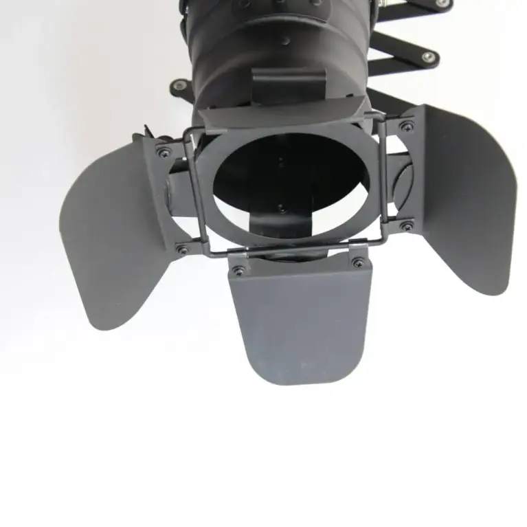 Decken- & Wandlampe im Fotostudio-Design mit Pantograph – stufenlos ausziehbar