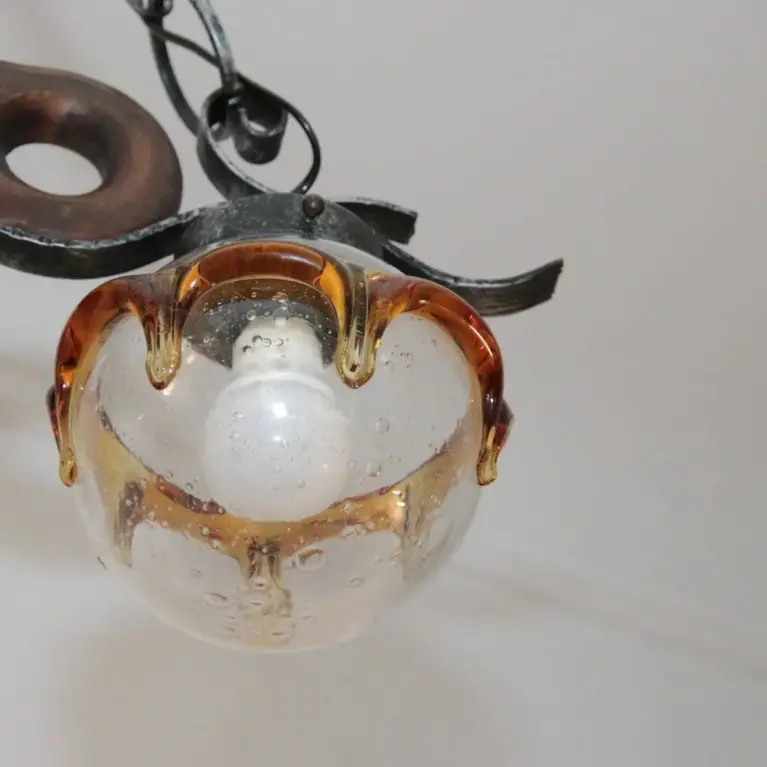 Vintage Deckenlampe mit 2 Glasschirmen – rustikal & dekorativ