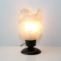 Vintage Tischlampe mit floralem Glasschirm – dekoratives Retro Design