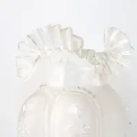 Vintage Tischlampe mit floralem Glasschirm – dekoratives Retro Design