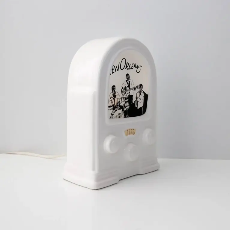 Porzellan Tischlampe Radio-Design „New Orleans“ – dekorative Vintage Leuchte
