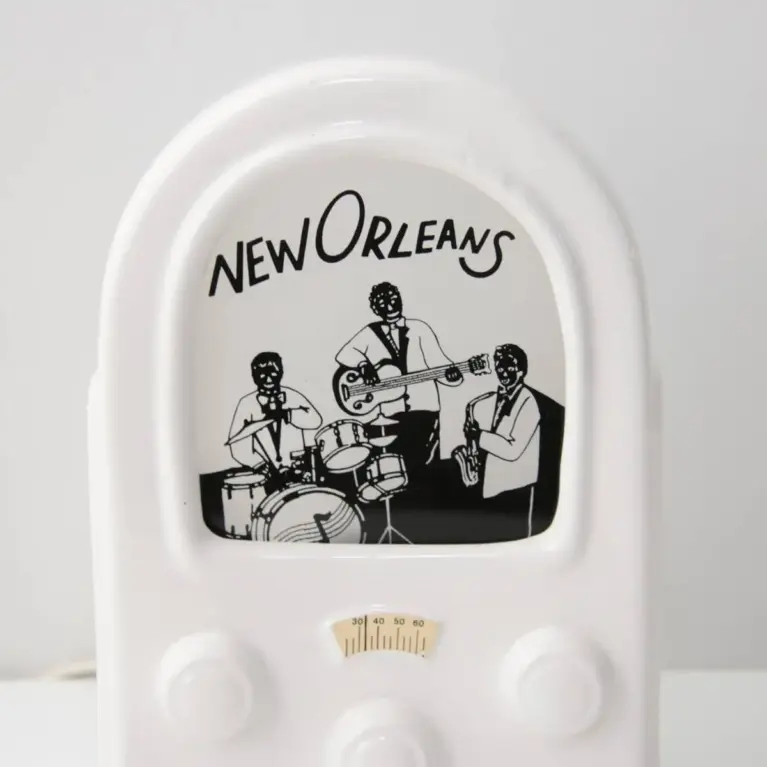 Porzellan Tischlampe Radio-Design „New Orleans“ – dekorative Vintage Leuchte