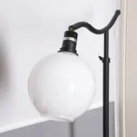 Vintage Stehlampe weißer Kugelglasschirm höhenverstellbar